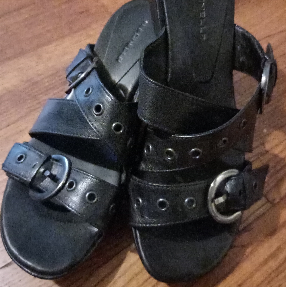 Veronella black buckle sandals